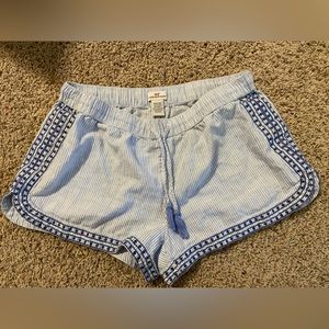 Women’s Vinyard Vines blue stripped cotton shorts